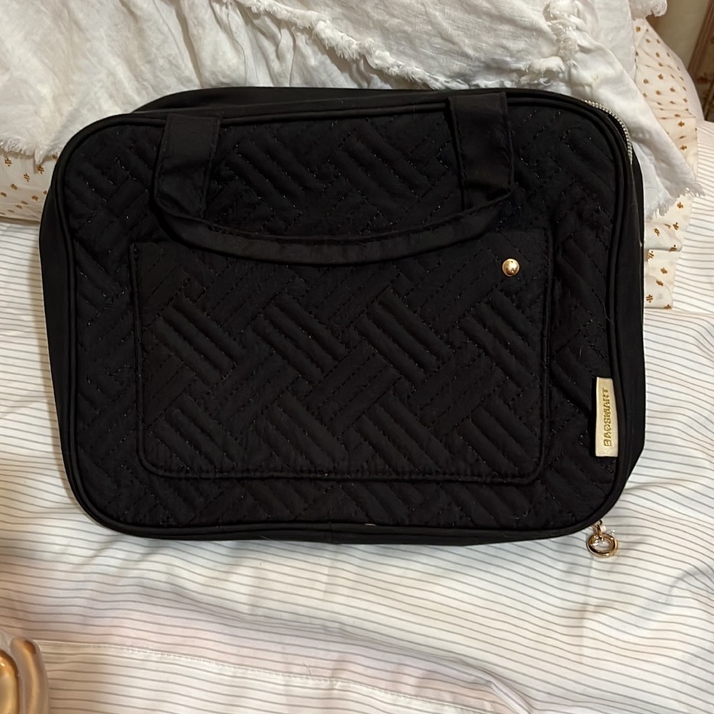 Bagsmart makeup bag and organizer
